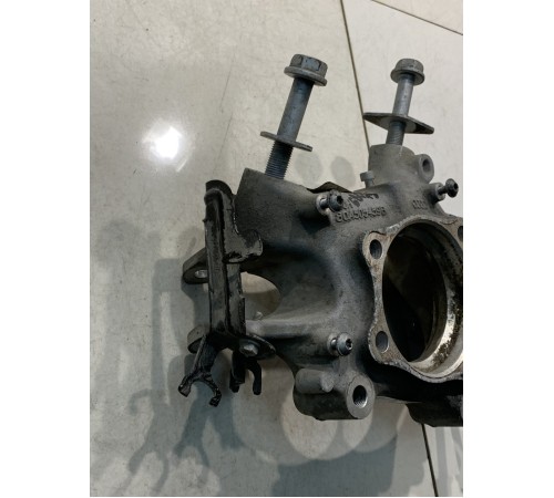 Кулак поворотный (задний, левый)