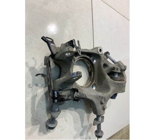 Кулак поворотный (задний, левый)