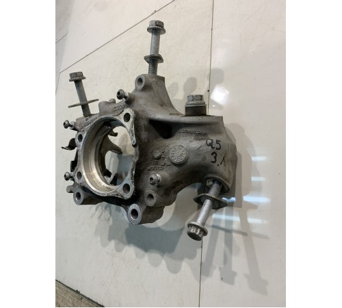 Кулак поворотный (задний, левый)