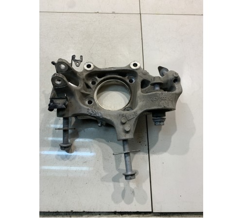 Кулак поворотный (задний, левый)