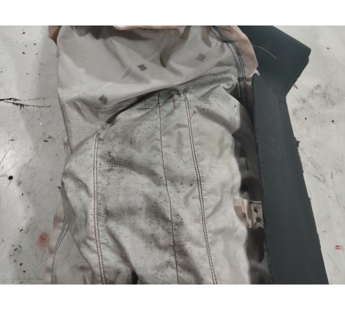 Подушка безопасности коленная