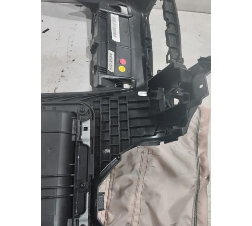 Подушка безопасности коленная