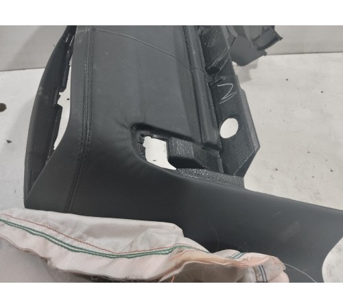 Подушка безопасности коленная