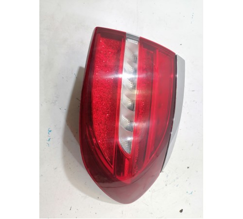 Фонарь задний правый наружний