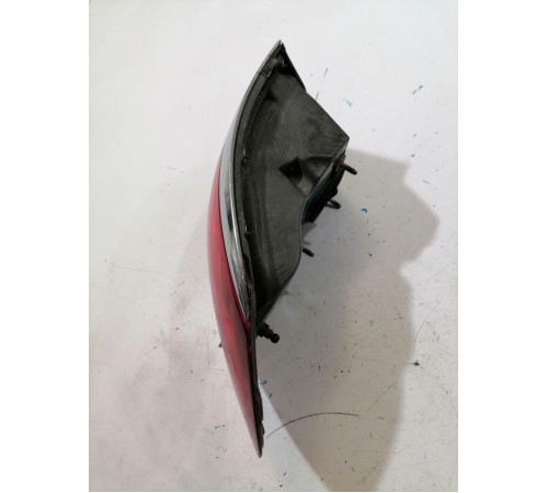 Фонарь задний правый наружний