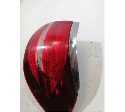 Фонарь задний правый наружний