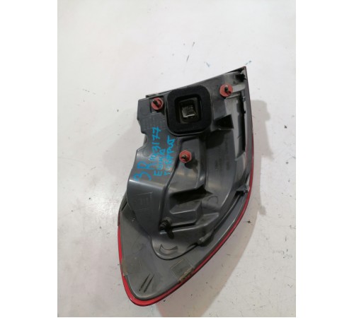 Фонарь задний правый наружний