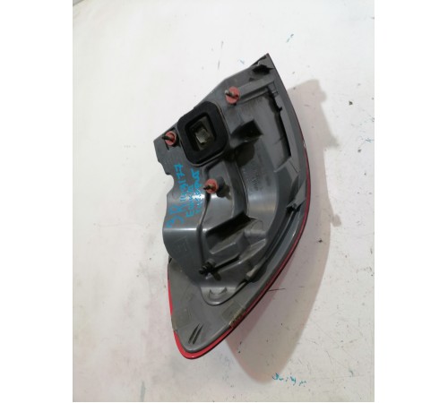 Фонарь задний правый наружний