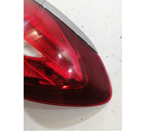 Фонарь задний правый наружний