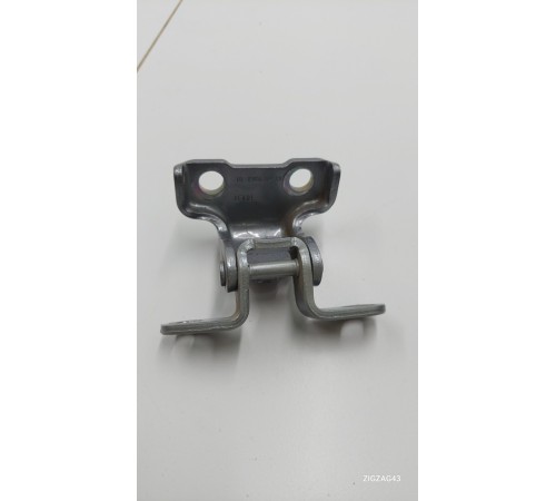 Петля двери задняя правая верхняя