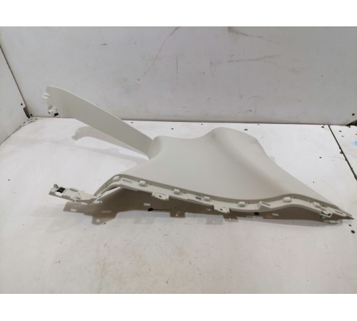 Обшивка багажника правая верхняя