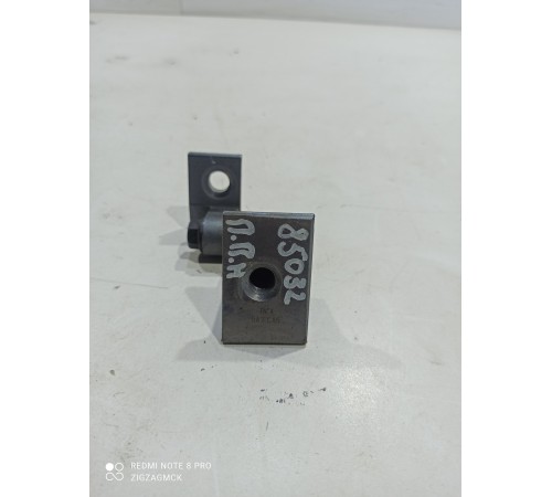 Петля двери передняя правая нижняя