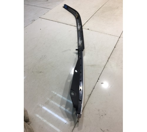 накладка крыла декоративная (задняя правая)