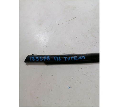 Уплотнитель стекла наружный передний левый, молдинг