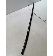 Уплотнитель стекла наружный передний левый, молдинг