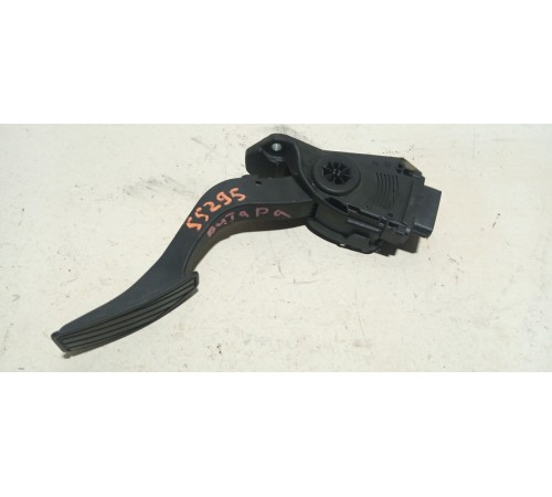 Педаль акселератора