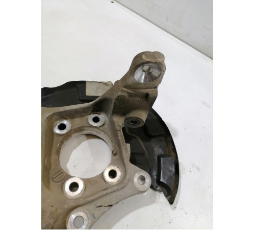 Кулак задний правый, цапфа