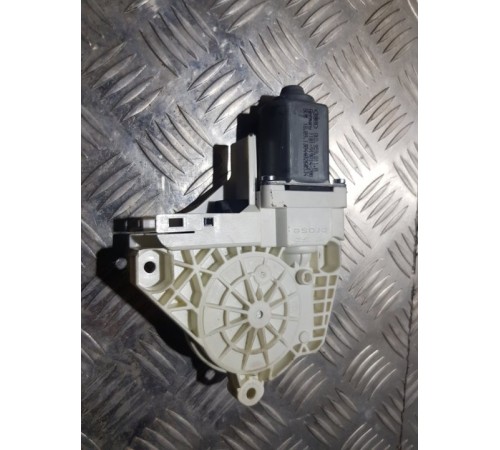 Мотор стеклоподъемника задн. лев.