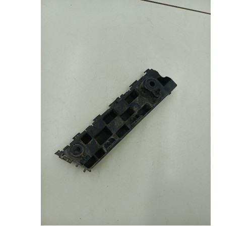 Кронштейн переднего бампера левый