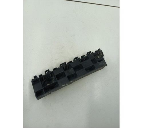 Кронштейн переднего бампера левый