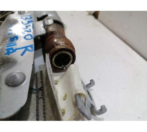 Шторка безопасности правая, подушка