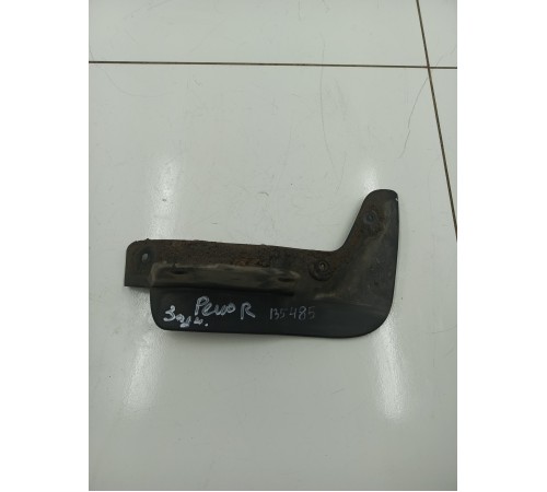 Брызговик задний правый