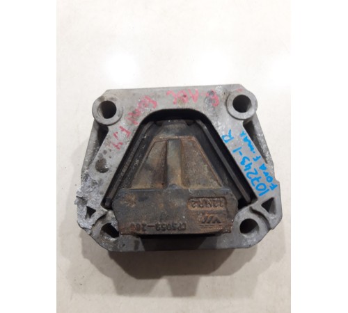 Опора (подушка) двигателя правая