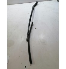 Поводок стеклоочистителя правый