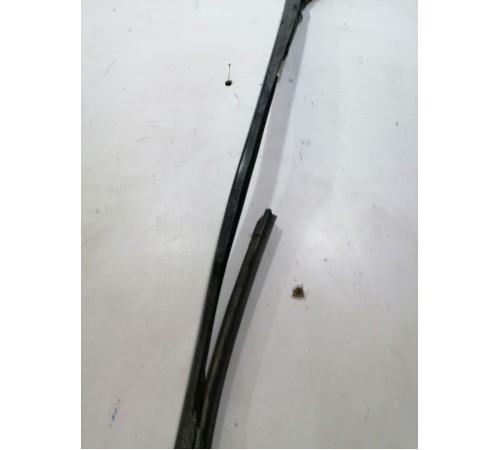 Поводок стеклоочистителя правый