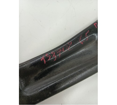 Рычаг подвески передний левый