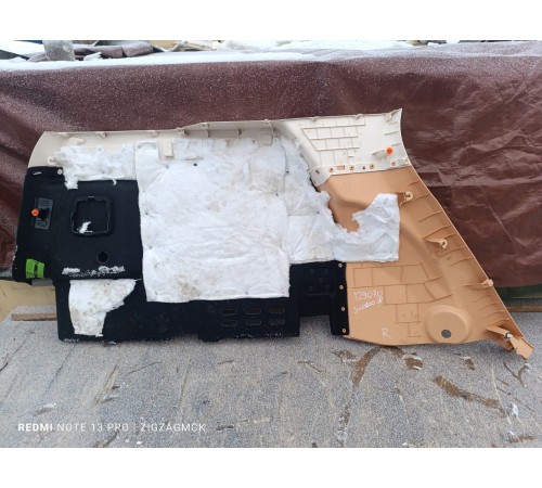 Обшивка багажника правая