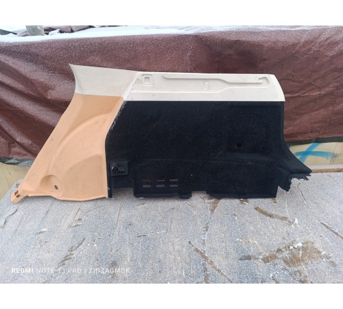 Обшивка багажника правая
