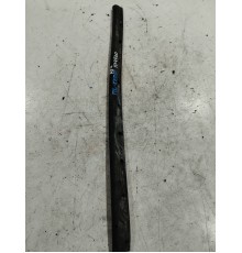 Уплотнитель капота передний левый