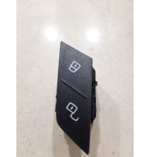 Кнопка центрального замка (передняя правая)