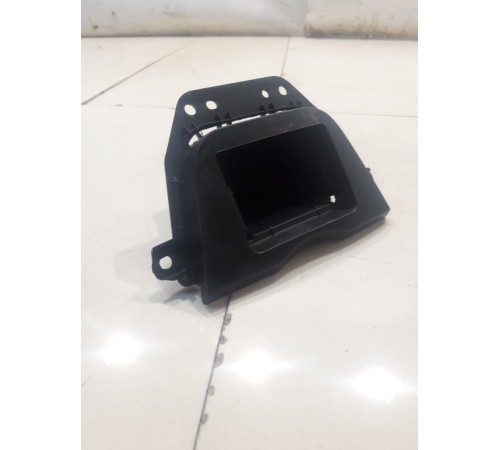 Пепельница (передняя)