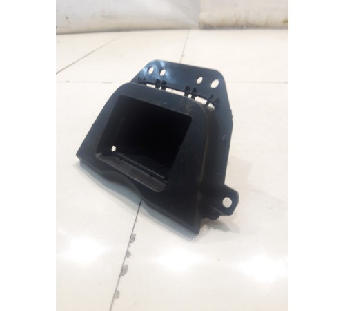 Пепельница (передняя)