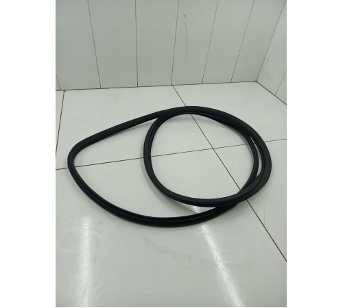 Уплотнитель двери передний правый