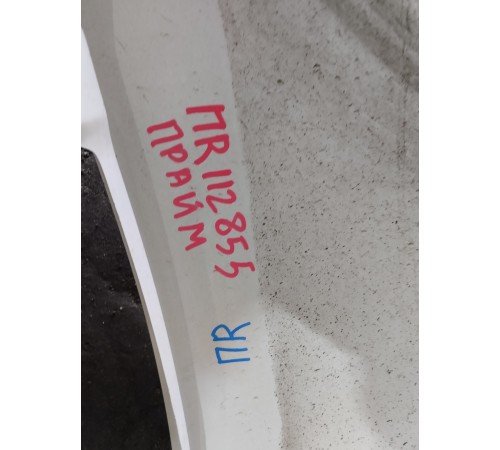 Крыло переднее правое