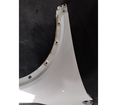 Крыло переднее правое