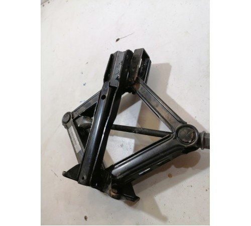 Домкрат/крюк буксировочный