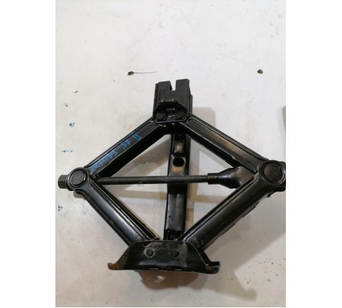 Домкрат/крюк буксировочный