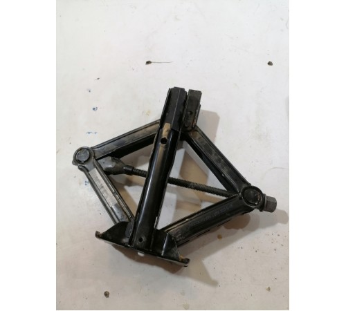 Домкрат/крюк буксировочный