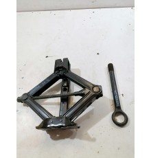 Домкрат/крюк буксировочный