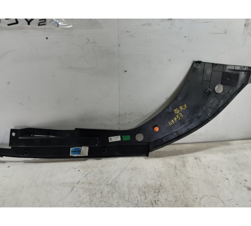 Накладка передней панели левая