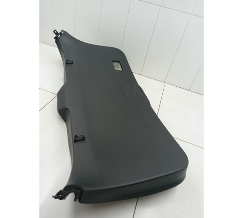 Обшивка крышки багажника