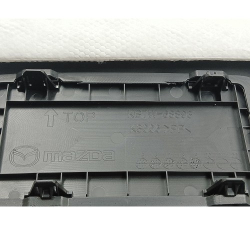 Обшивка крышки багажника