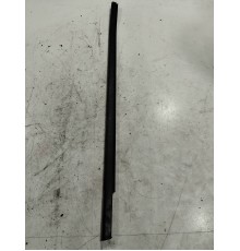 Молдинг стекла передний правый