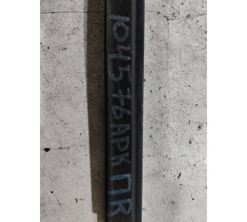 Молдинг стекла передний правый