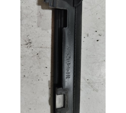 Молдинг стекла передний правый