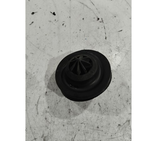 Опора пружины задняя